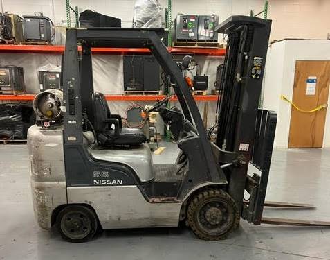 For Rent 5500 lbs - 187" lift - Gas/Propane - Indoor Warehouse