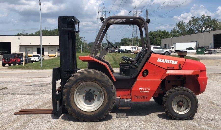 2014 Diesel Manitou M402T Rough Terrain (Vertical Mast)