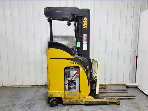 For Rent 4000 lbs - 203" lift -  Electric - Indoor Warehouse