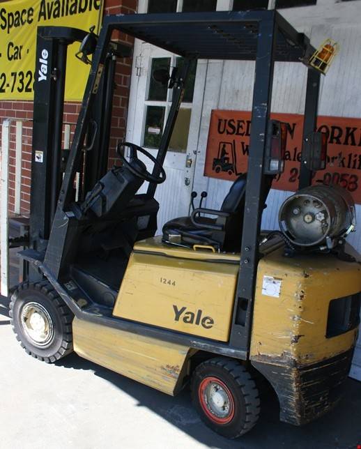 2000 LP Gas Yale GLP040 Pneumatic Tire 4 Wheel Sit Down