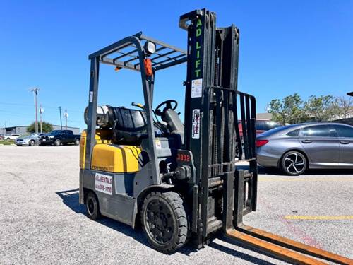 For Rent 3000 lbs - 189" lift - Gas/Propane - Indoor Warehouse