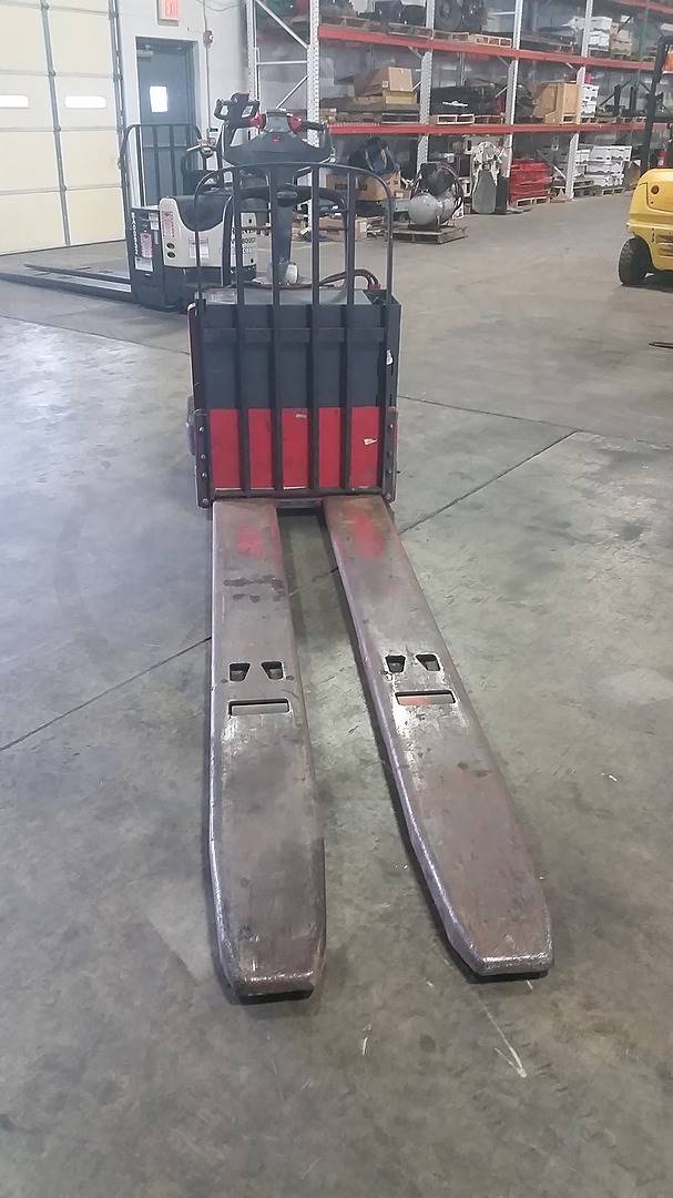 2006 Electric Raymond 840FRE60L Electric Walkie/Rider Pallet Jack