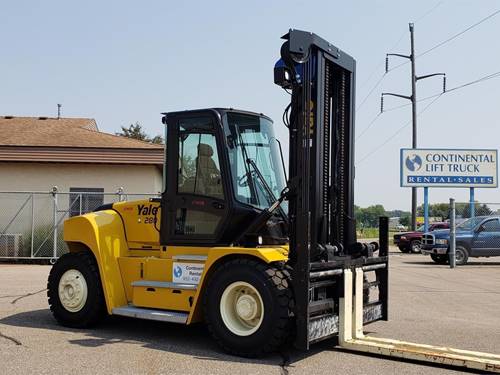 For Rent 28000 lbs - 147" lift -  Diesel - Indoor/Outdoor Pneumatic Tires