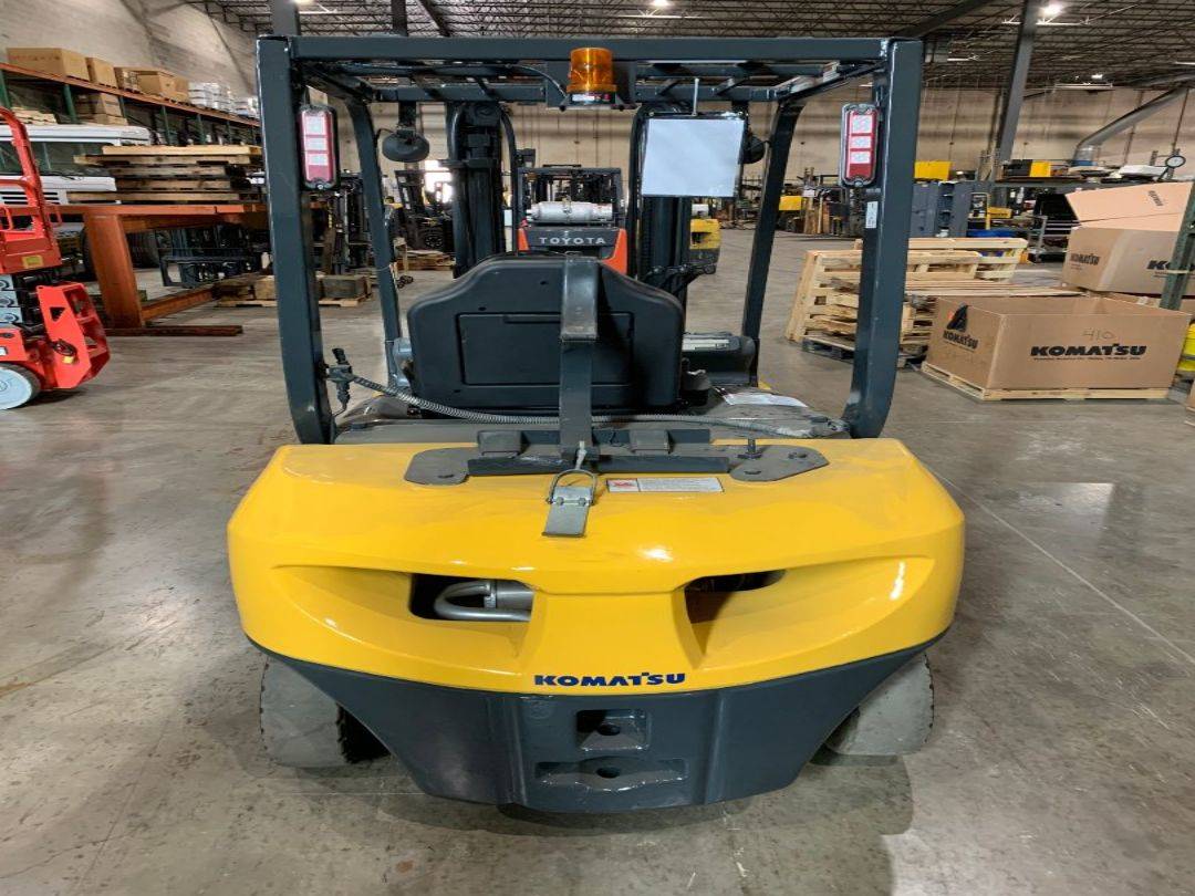 2011 Dual Fuel Komatsu FG25T16 Pneumatic Tire 4 Wheel Sit Down