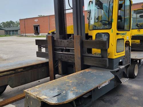 For Rent 22000 lbs - 161" lift -  Diesel - Outdoor Pneumatic Tires
