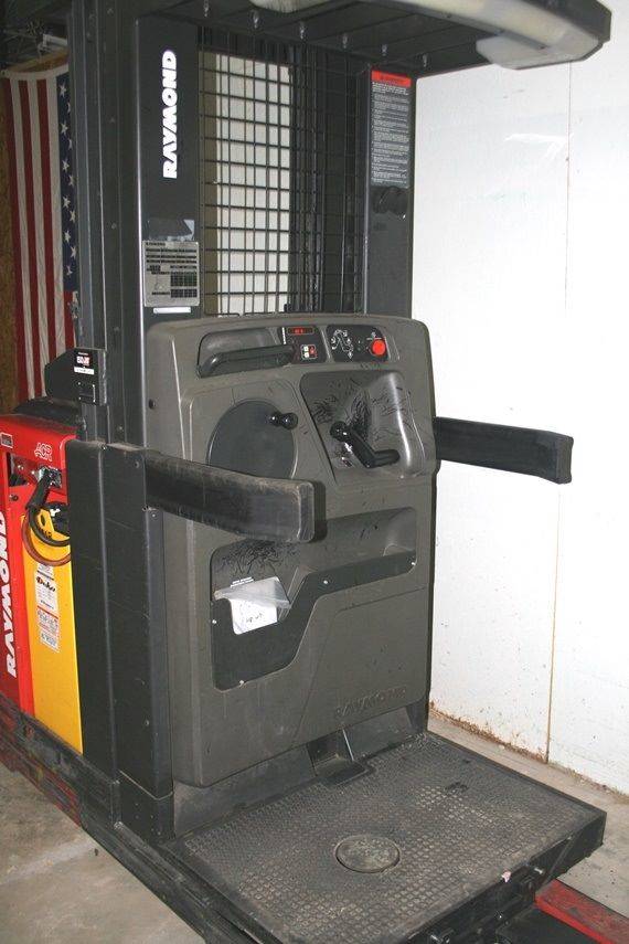 2006 Electric Raymond 520OPC30TT Electric Order Picker