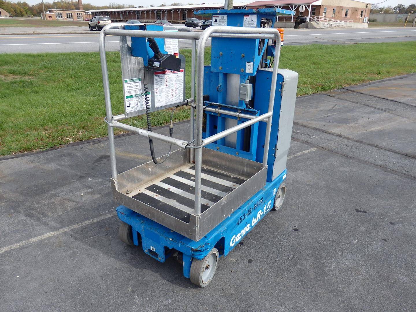 2012 Electric Genie GR15 Aerial Work Platform