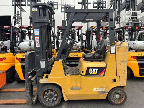 For Rent 8000 lbs - 201" lift - Gas/Propane - Indoor Warehouse