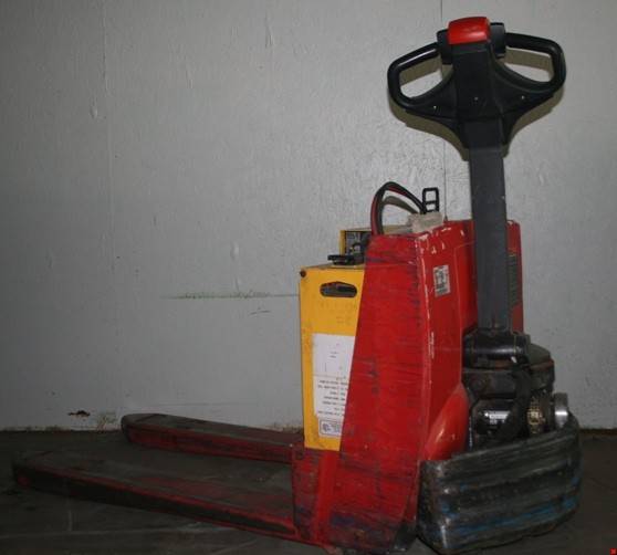 2009 Electric Raymond 102TF45L Electric Walkie Pallet Jack