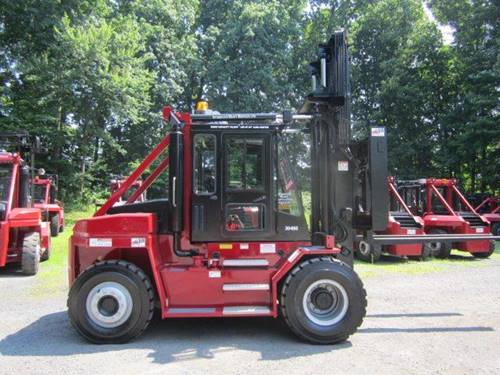 For Rent 30000 lbs -  Diesel - Indoor/Outdoor Pneumatic Tires