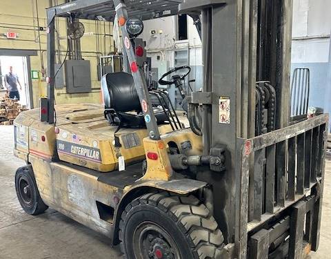 For Rent 10000 lbs - 187" lift -  Diesel - Indoor/Outdoor Pneumatic Tires