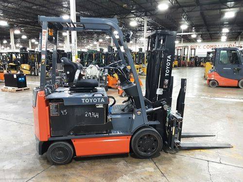 For Rent 6500 lbs - 132" lift -  Electric - Indoor Warehouse