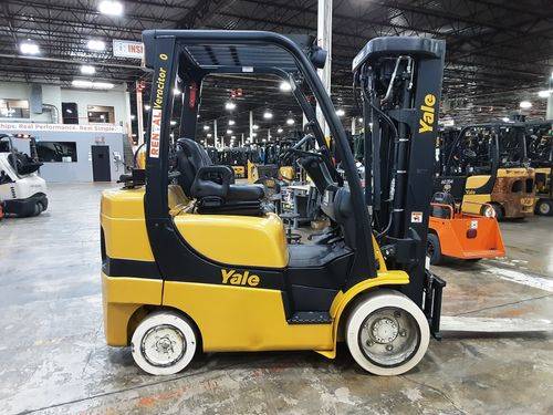 For Rent 6000 lbs - 240" lift - Gas/Propane - Indoor Warehouse