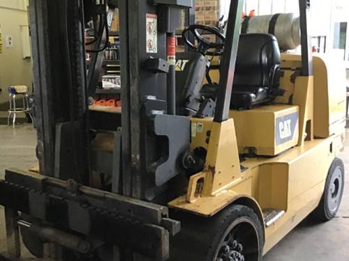 For Rent 15500 lbs - 93" lift - Gas/Propane - Indoor Warehouse
