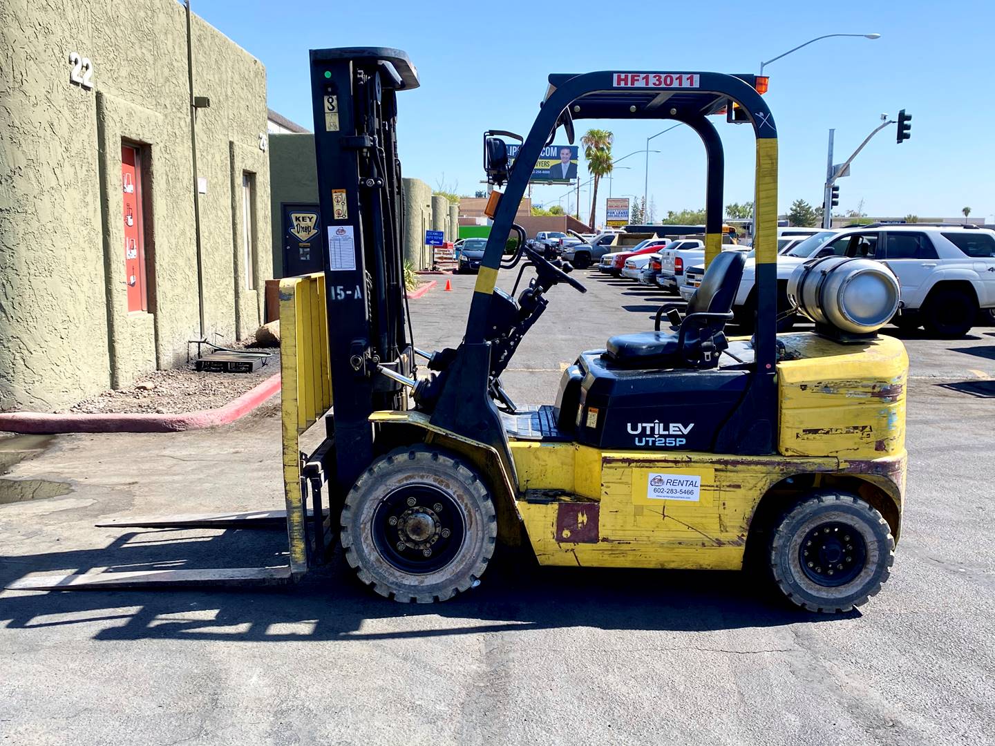 2013 LP Gas Yale UT25P Utilev Pneumatic Tire 4 Wheel Sit Down
