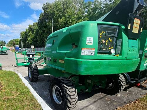 For Rent 40' lift -  Diesel - Outdoor Rough Terrain