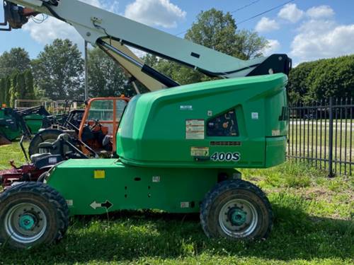 For Rent 40' lift -  Diesel - Outdoor Rough Terrain