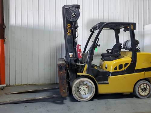 For Rent 15500 lbs - 220" lift - Gas/Propane - Indoor Warehouse