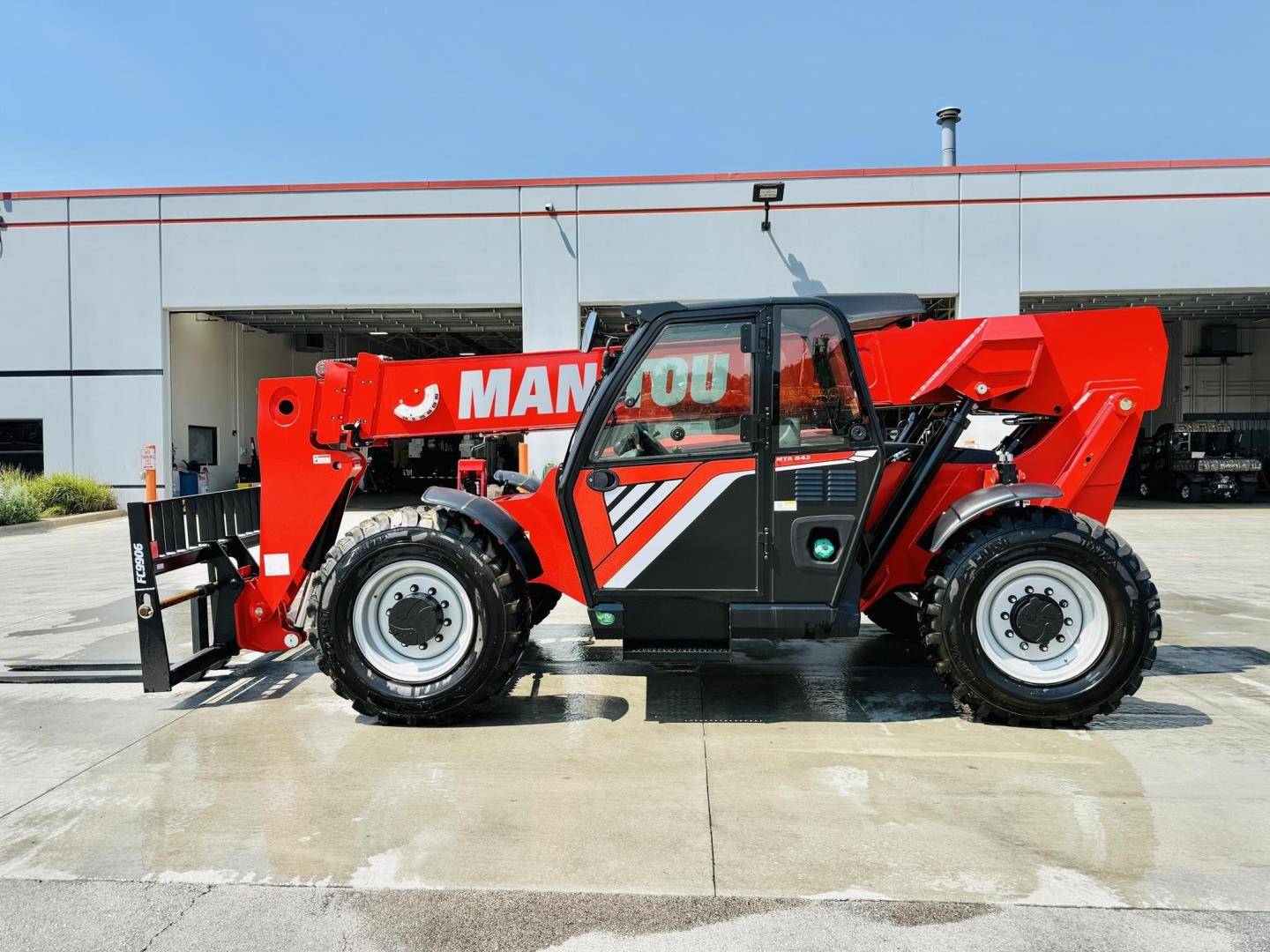 Manitou R482 5 Used Manitou mta842 Equipment for Sale