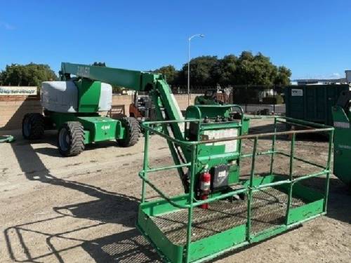 For Rent 80' lift -  Diesel -  Articulated Boom