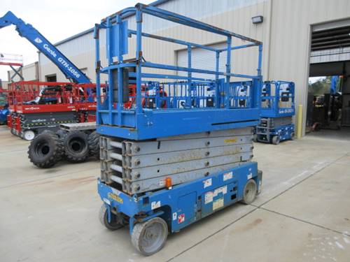 For Rent 32' lift -  Electric -  Slab