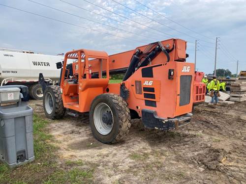For Rent 10000 lbs - 54' lift -  Diesel