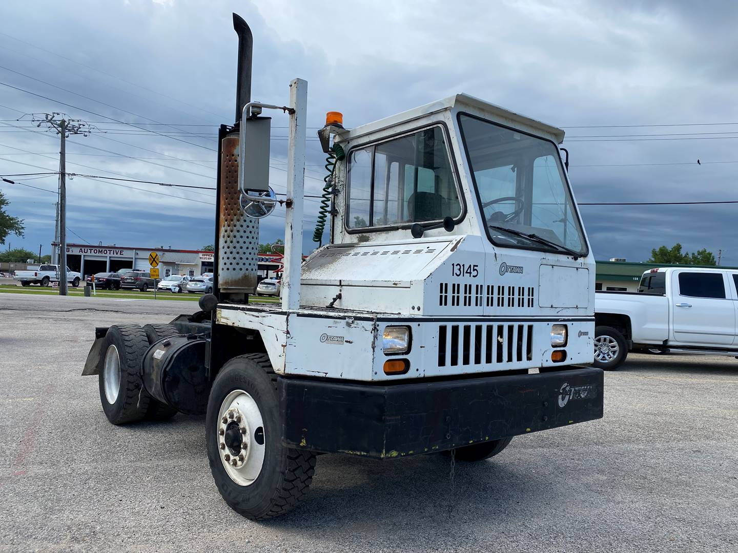 2000 Ottawa 30 Trucks and Trailers