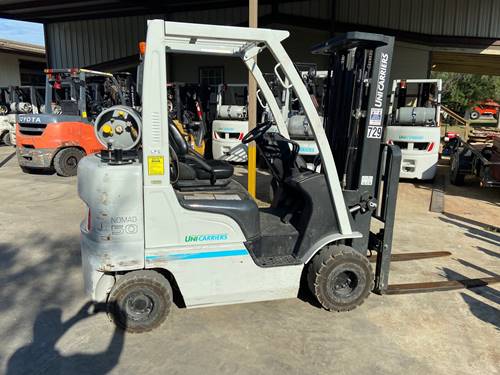 For Rent 5000 lbs - 189" lift - Gas/Propane - Indoor/Outdoor Pneumatic Tires