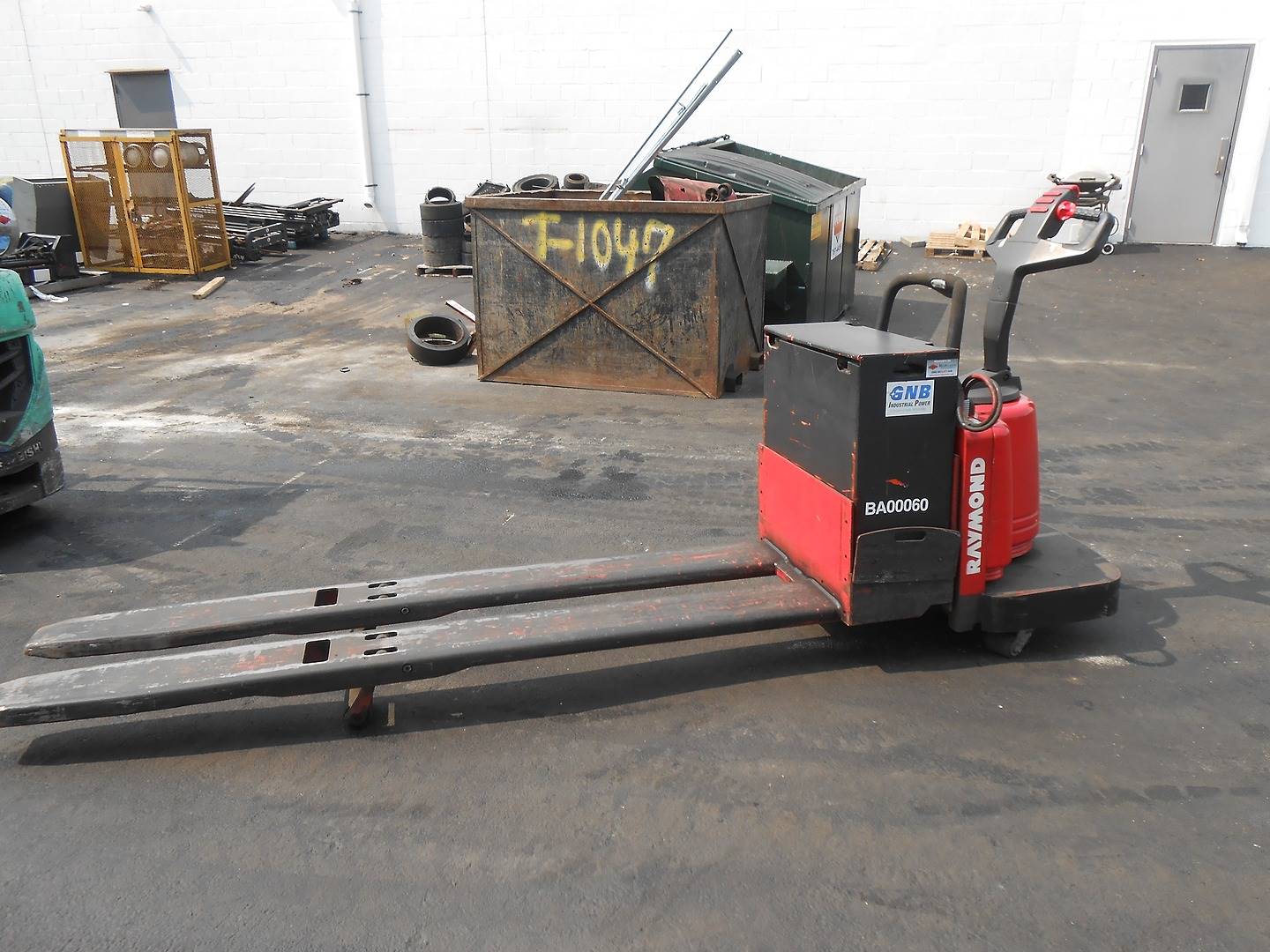 2004 Electric Raymond 112TMFRE80L Electric Walkie/Rider Pallet Jack