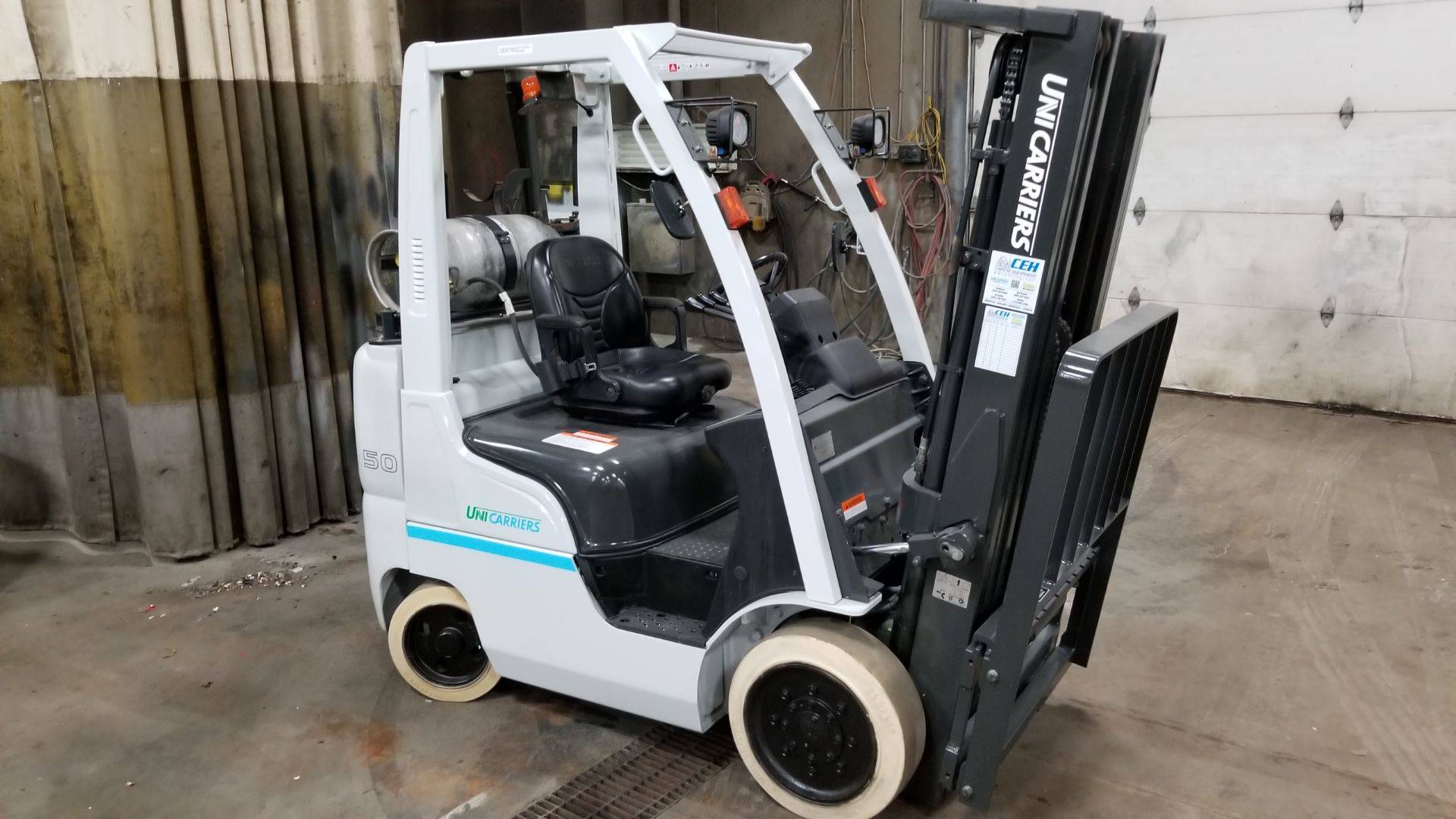 2014 LP Gas Nissan MCP1F2A25LV Cushion Tire 4 Wheel Sit Down (Indoor