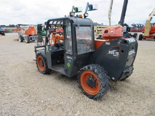 For Rent 5500 lbs - 19' lift -  Diesel