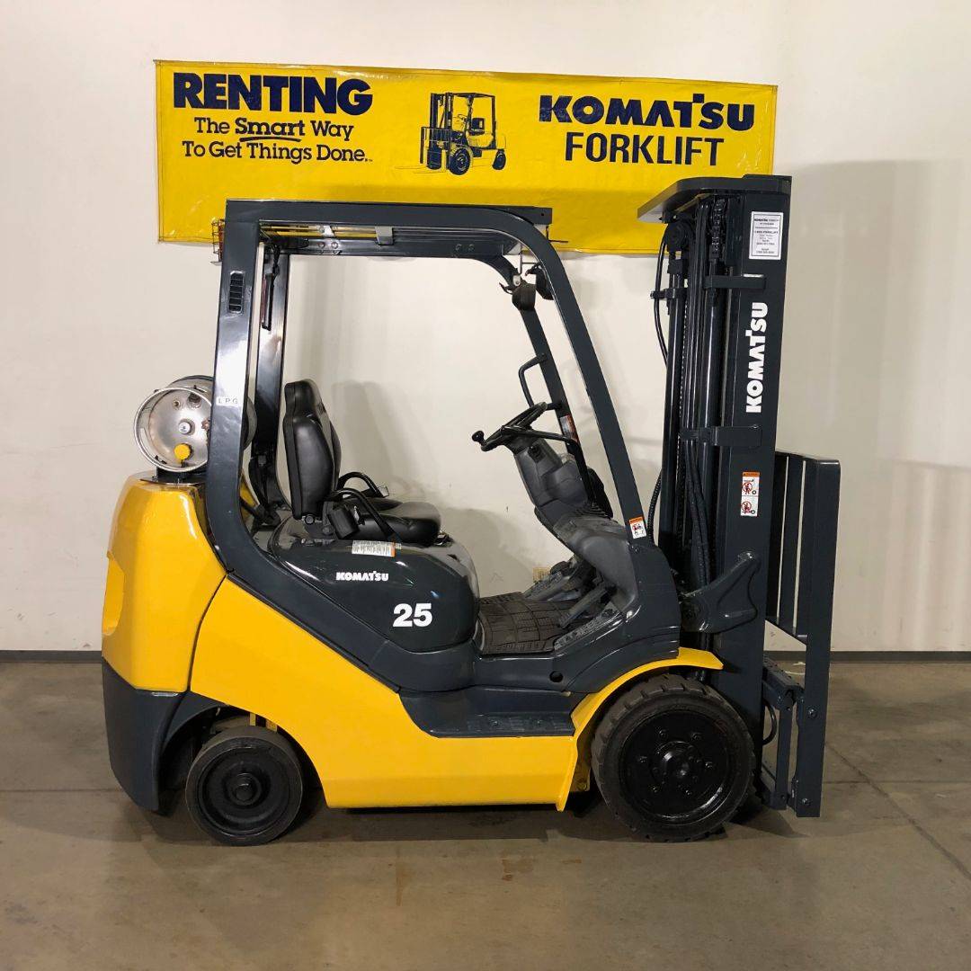 2016 LP Gas Komatsu FG25ST16 Cushion Tire 4 Wheel Sit Down (Indoor Warehouse)