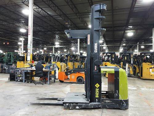 For Rent 3000 lbs - 276" lift -  Electric - Indoor Warehouse