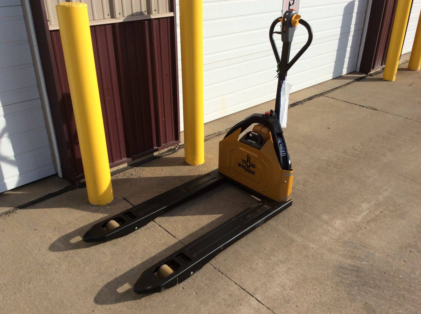 2020 Electric Big Joe E25 Electric Walkie Pallet Jack