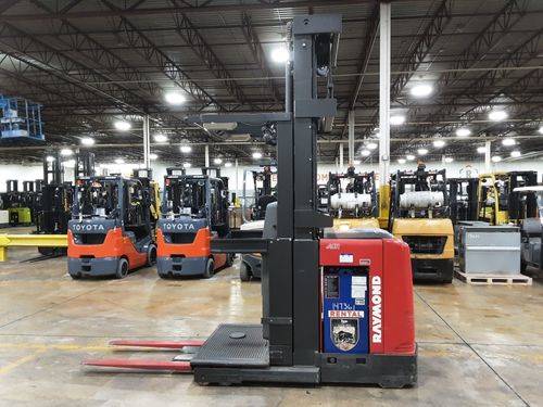 For Rent 3000 lbs - 273" lift -  Electric - Indoor Warehouse