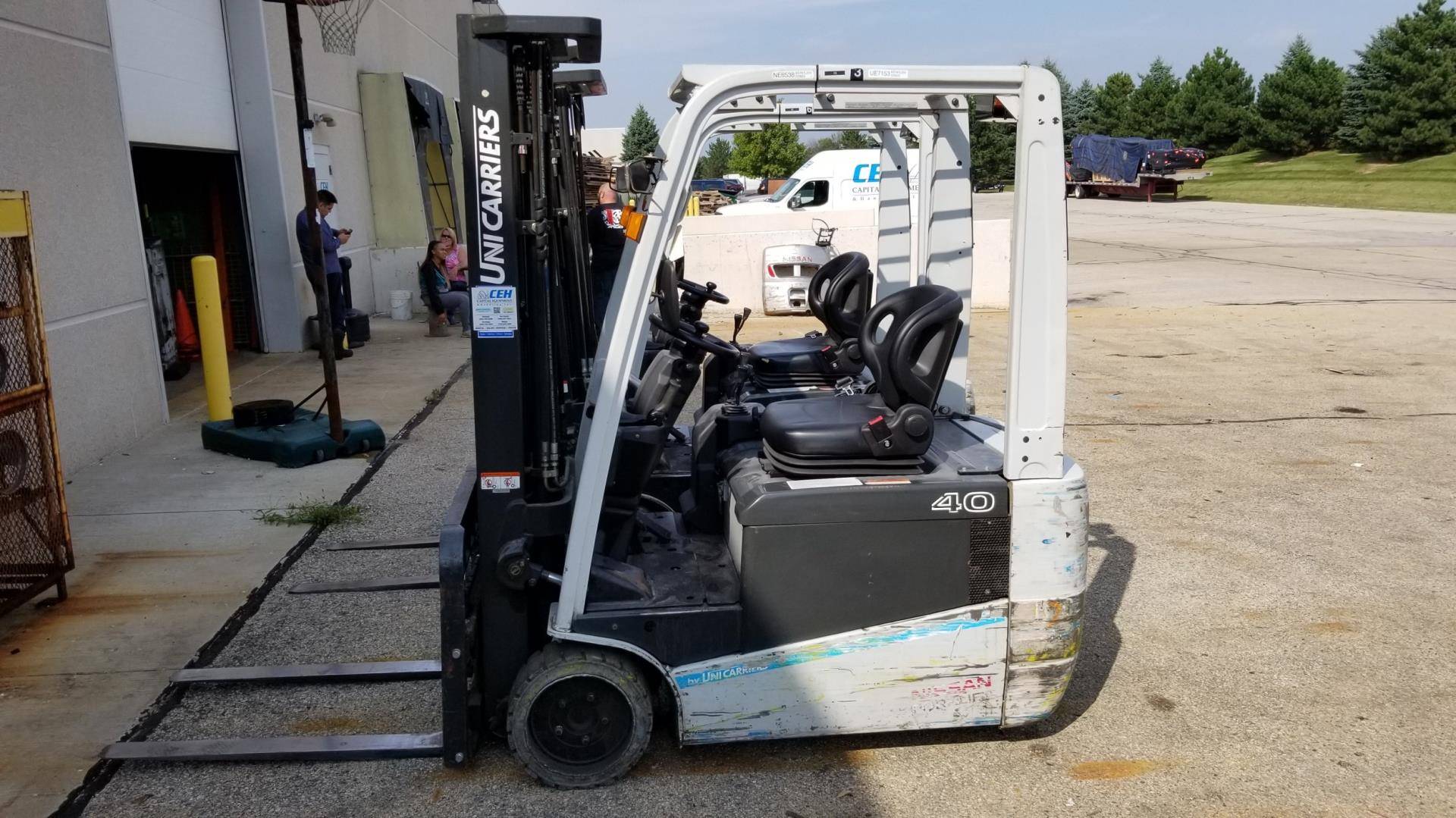12 Used Nissan Electric 3 Wheel Sit Down Forklifts for Sale