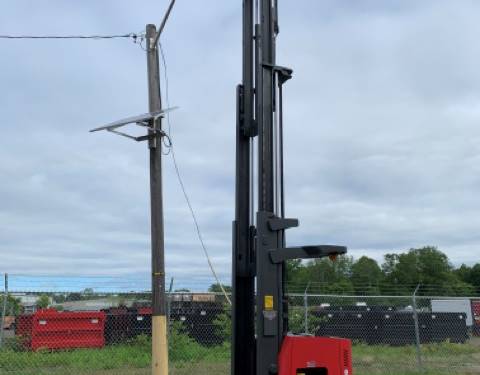 For Rent 4500 lbs - 444" lift -  Electric - Indoor Warehouse