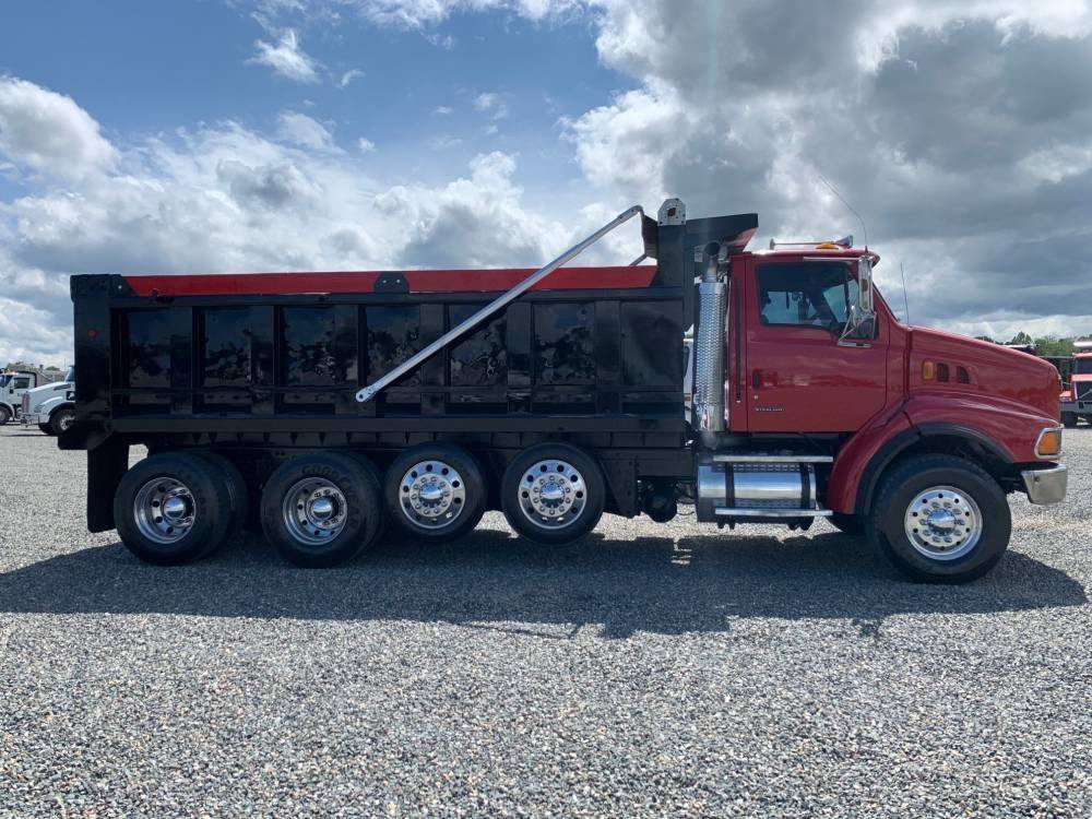 2000 Sterling LT9513 Trucks and Trailers