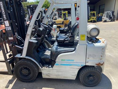 For Rent 5000 lbs - 189" lift - Gas/Propane - Indoor/Outdoor Pneumatic Tires