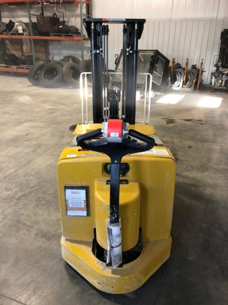 2018 Electric Yale Pallet Stackers MCW040E Electric Walkie Counterbalanced Stacker
