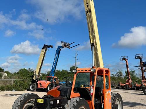For Rent 6000 lbs - 42' lift -  Diesel