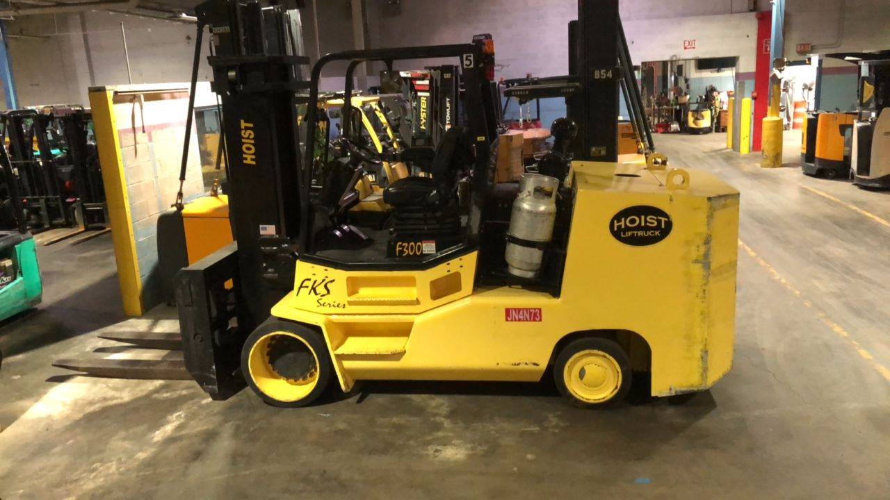 2013 Diesel Hoist Liftruck F300 Cushion Tire 4 Wheel Sit Down (Indoor