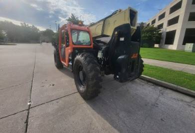 For Rent 10000 lbs - 43' lift -  Diesel