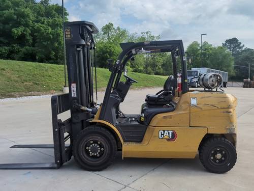 For Rent 11000 lbs - 219" lift - Gas/Propane - Indoor/Outdoor Pneumatic Tires